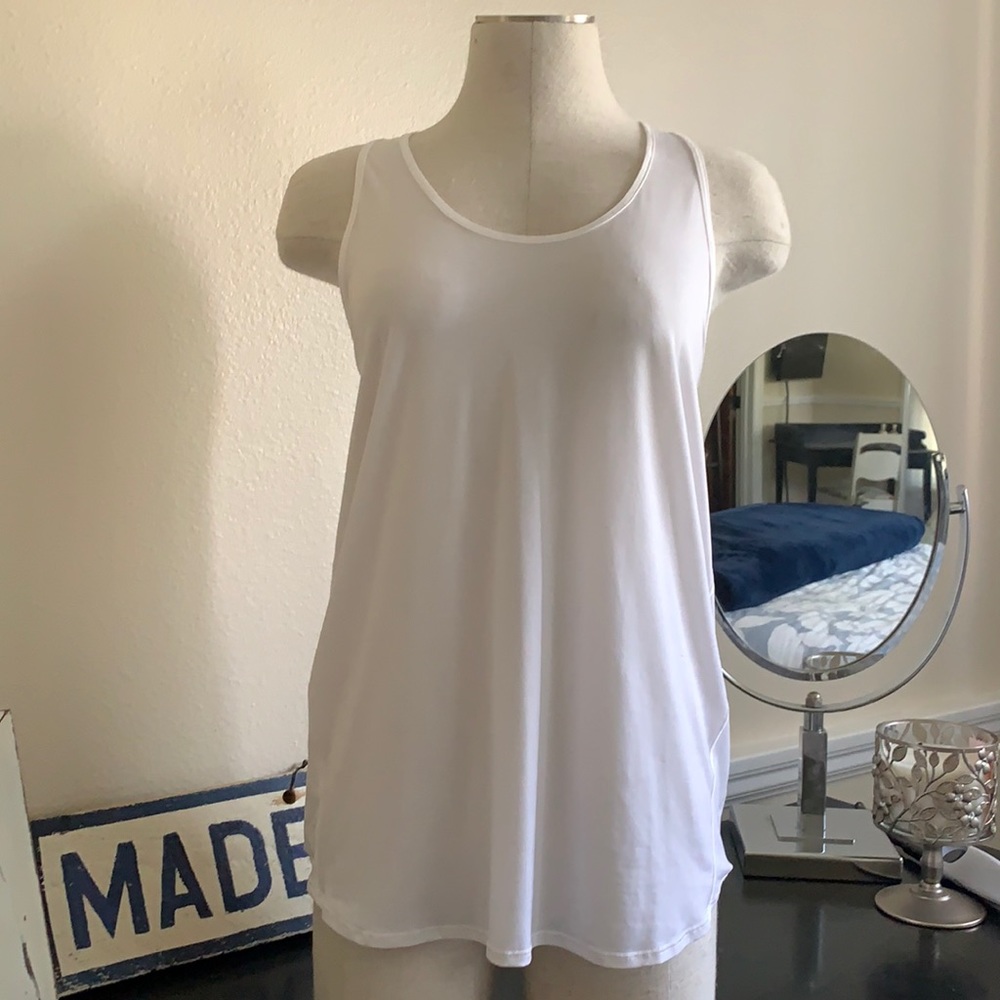 Lululemon size 4 tank. White.
